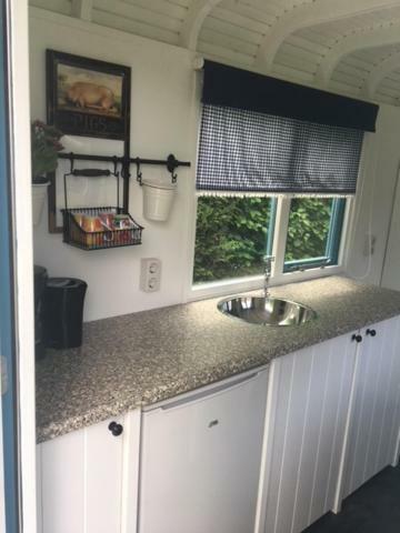 אוסטבורנה Shepherds Hut מראה חיצוני תמונה